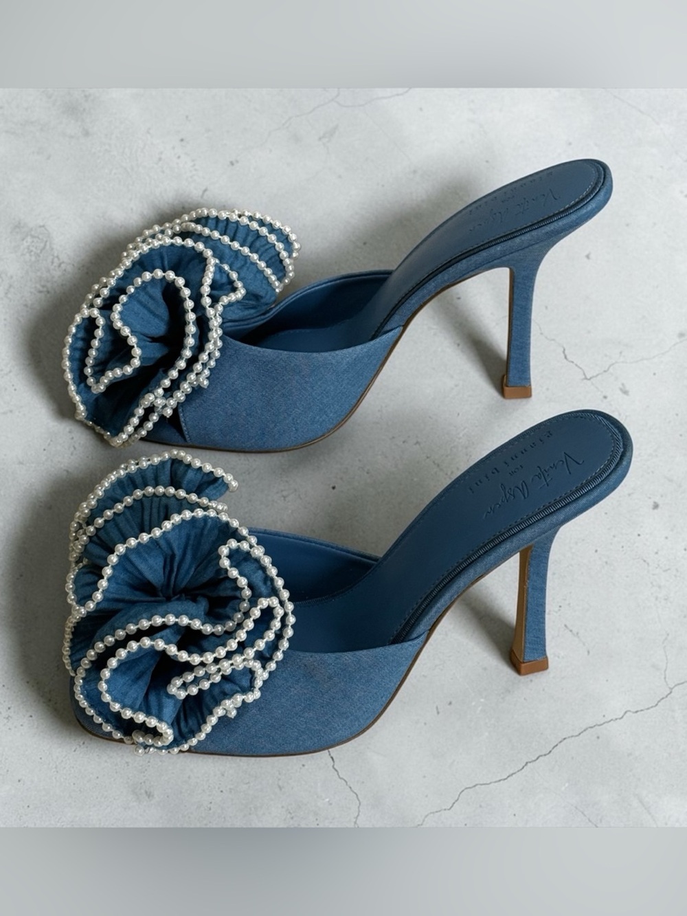 Gianni Bini Blue Denim Pearl-Trim Bow Slide Mules! Size 9! EUC!!! - Picture 2 of 13